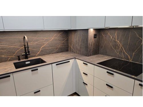 Dekton Laurent