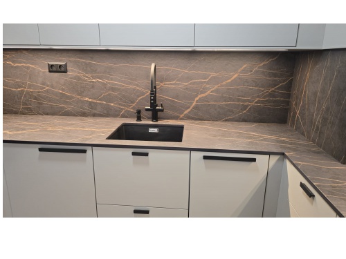 Dekton Laurent